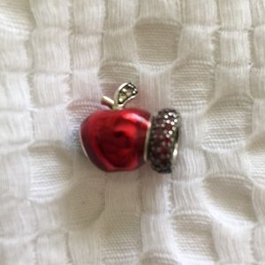 🍎 Disney Snow White Apple PLUS 1 Spacer 🍎